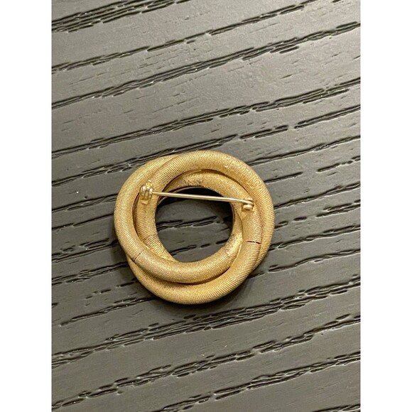 VTG Sarah Coventry Goldtone Mesh Sarah's Circle Eternity Pin Brooch 1 3/8" - Picture 4 of 4